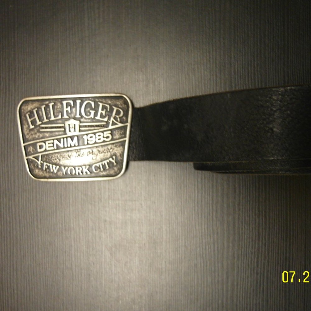 Tommy Hilfiger leather belt.
